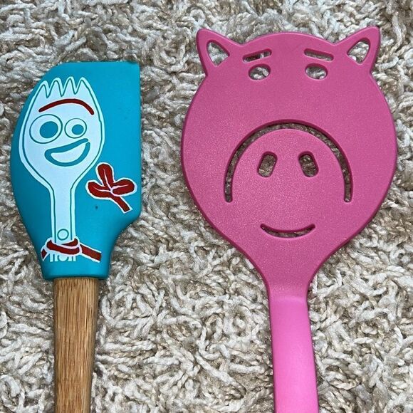 Pampered Chef Toy Story 4 Forky Scraper 100116 & Hamm Pancake Flipper 100115 - Picture 2 of 12